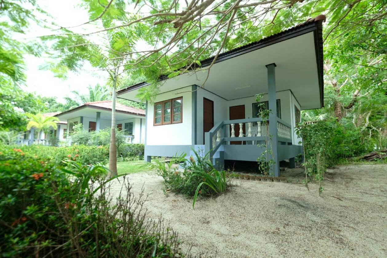 Baan Wasana Villa Lipa Noi Exterior photo